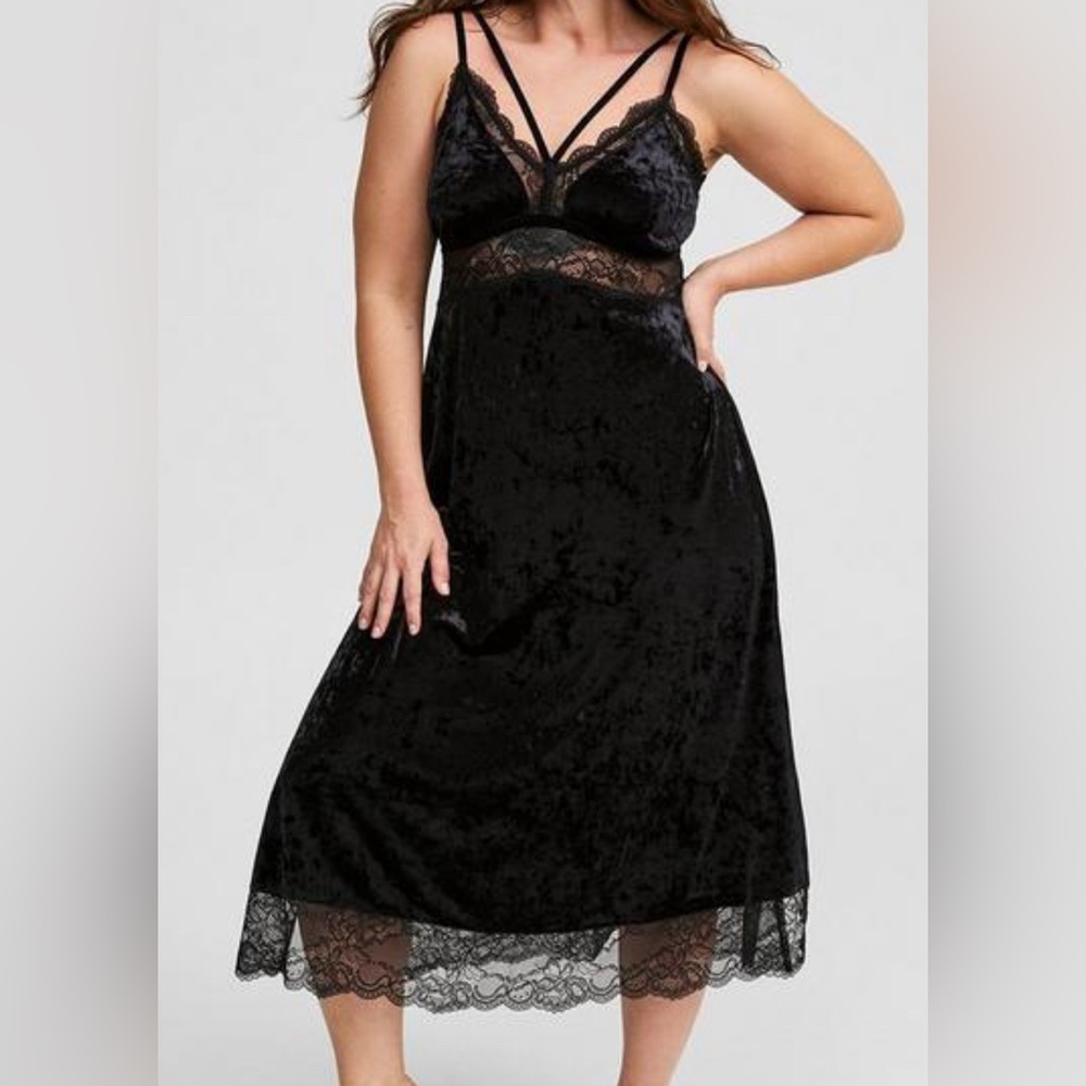 #774 - Torrid Velour Lace Maxi Slip Dress Rich Black Sexy Velvet Strappy Gown
